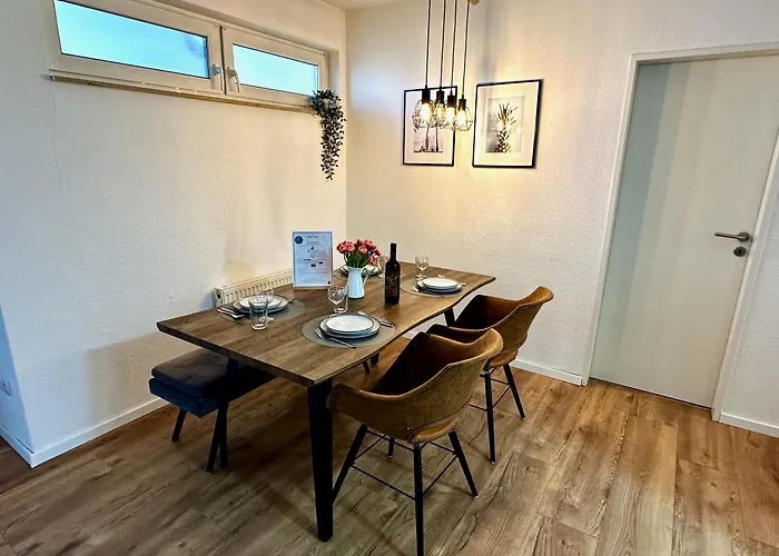 Geraeumiges 2R City-Apartment Uninaehe Mit Tv Streaming, Terrasse